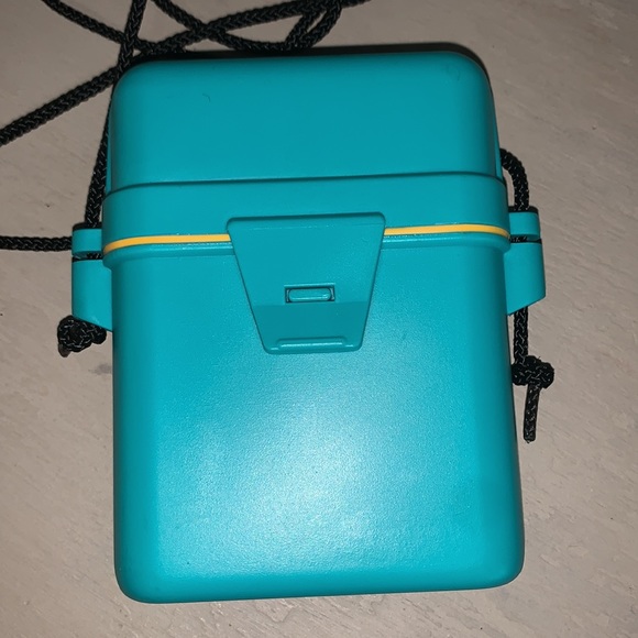 VTG 90s Container For Keys/Money Waterproof Beach - Picture 7 of 7